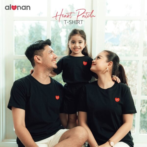 Baju Couple Keluarga Kaos Heart Patch The Signature Collection